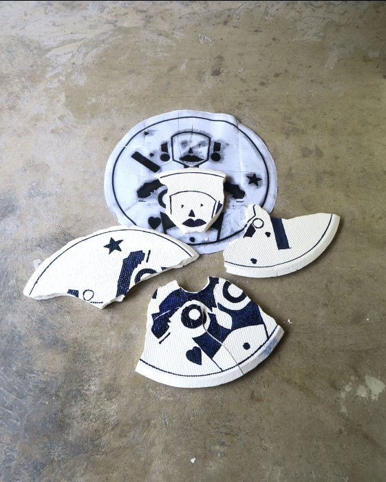 Heidi, porcelain, onglaze cobalt © magdalena gerber