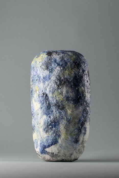 Foamed Menhir, 2015, Ceramic, Coll. Daniel & Isabelle Gerber Viot © Baptiste Coulon